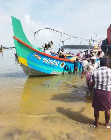 The Fisheries Department seized a fiber boat that was caught using a prohibited net.