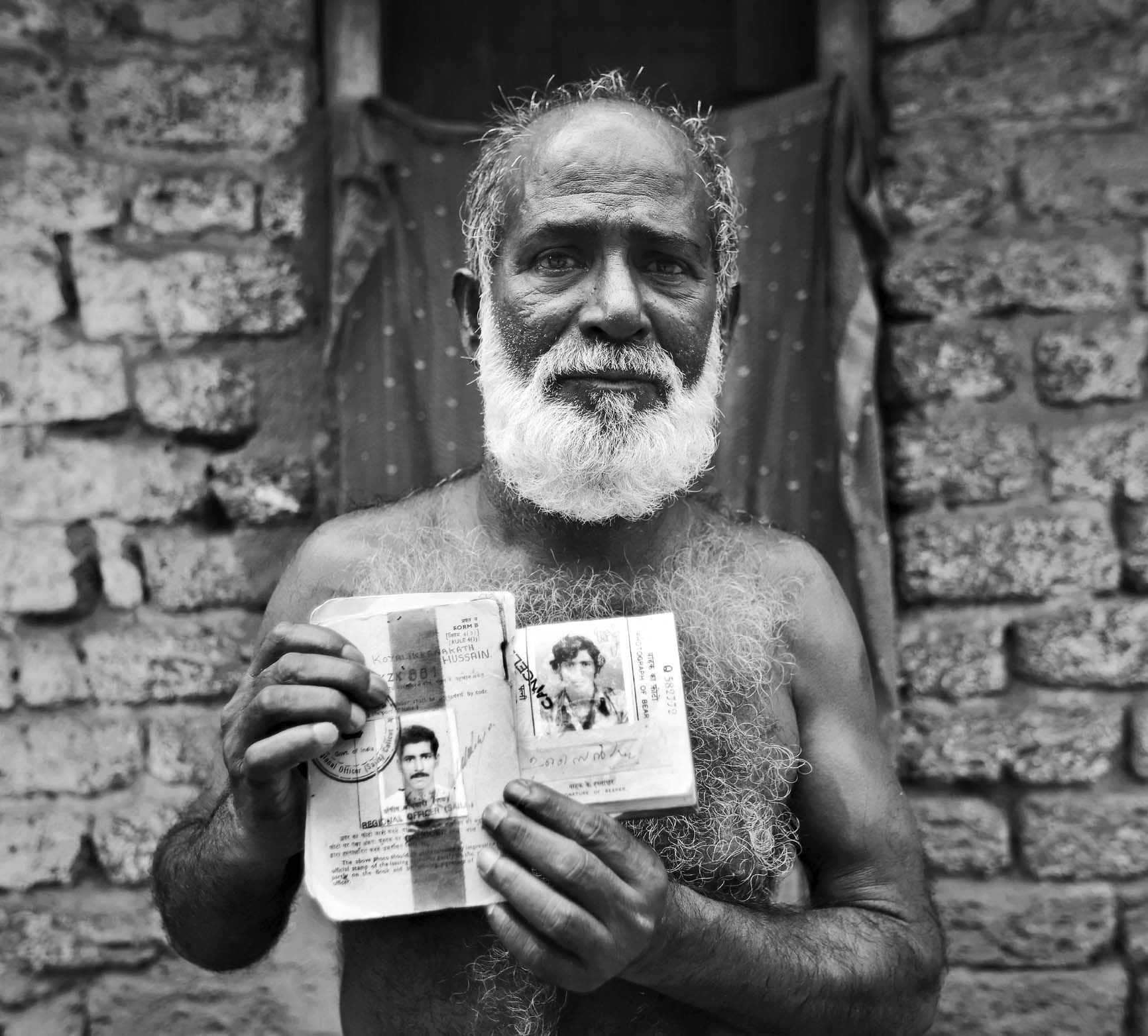 ഹുസൈൻ, പൊന്നാനി.                                  കെ ആർ സുനിൽ ഒരുക്കിയ ‘മഞ്ചുക്കാർ’ എന്ന ഫോട്ടോഗ്രഫിക് പ്രദർശനത്തിൽനിന്ന്‌