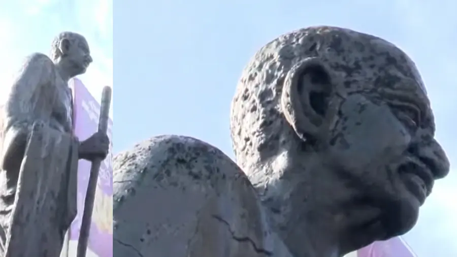 gandhi statue