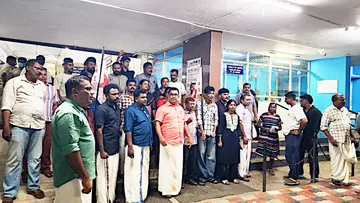 ജനറൽ ആശുപത്രിയിൽ കുടിവെള്ളം പുനസ്ഥാപിക്കാത്തതിൽ ഡിവെെഎഫ്ഐ പ്രതിഷേധിക്കുന്നു