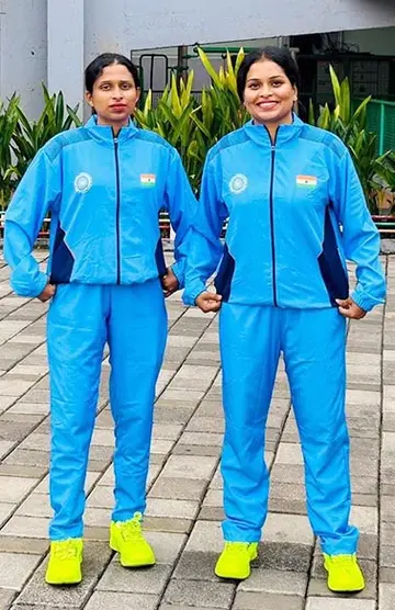  ആൻസി ടീനയും റീന സ്വീറ്റിയും 