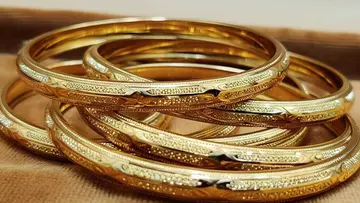 gold bangle