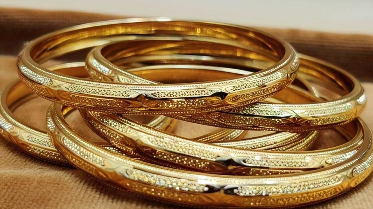 gold bangle