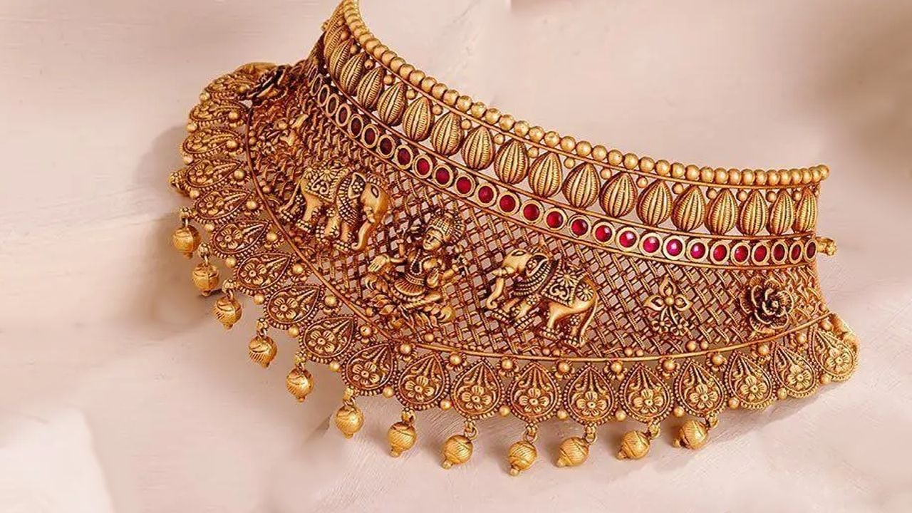 gold necklace