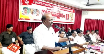 ഗുഡ്സ് ട്രാൻസ്പോർട്ട് വർക്കേഴ്സ് യൂണിയൻ ജില്ലാ സമ്മേളനം സിഐടിയു ജില്ലാ സെക്രട്ടറി എസ് ജയമോഹൻ
ഉദ്ഘാടനംചെയ്യുന്നു