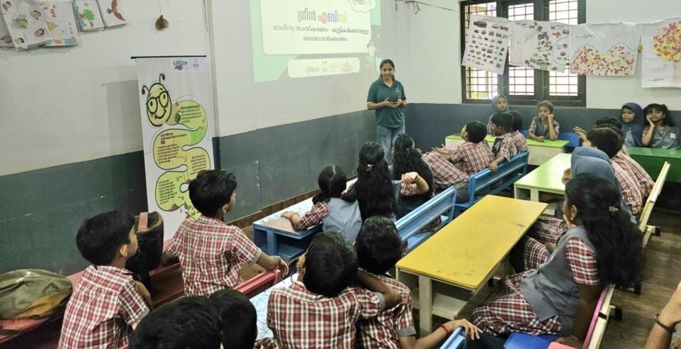 ഗ്രീൻ എബിസി പദ്ധതി ഭാഗമായി തേഞ്ഞിപ്പലം എയുപി സ്കൂളിൽ നടന്ന ക്ലാസ്‌