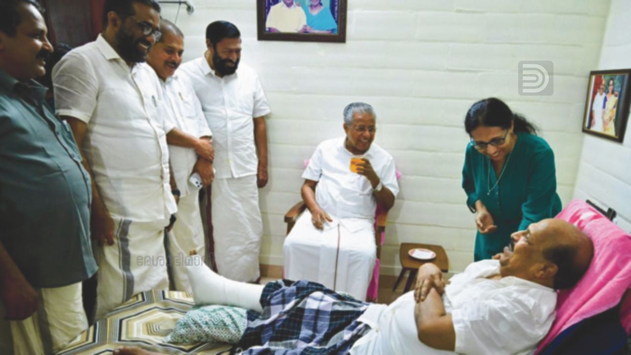 g sudhakaran and pinarayi vijayan .jpg