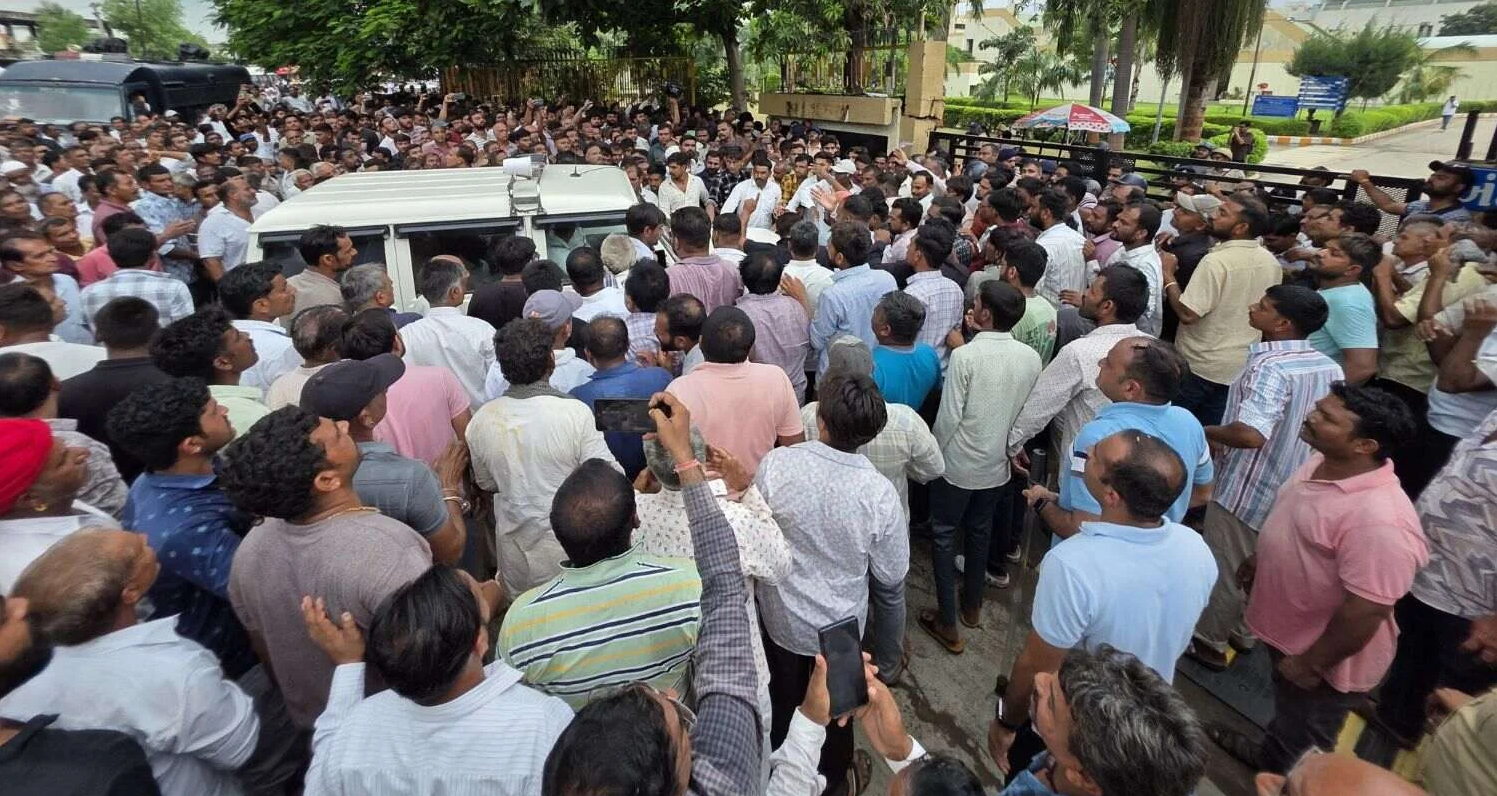 Gujarat dairy farmers