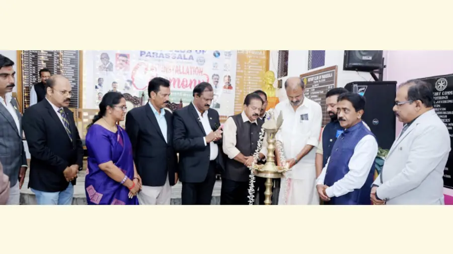റോട്ടറി ക്ലബ്  ജീവകാരുണ്യപ്രവർത്തനങ്ങൾ സി കെ ഹരീന്ദ്രൻ എംഎൽഎ ഉദ്ഘാടനംചെയ്യുന്നു