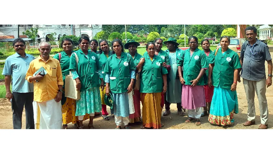 ഒറ്റൂർ ഹരിതകർമസേനാംഗങ്ങൾ 