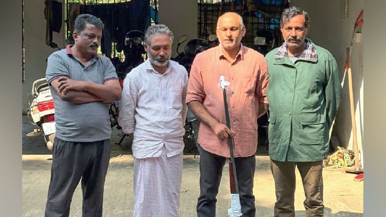 congress workers arrested for illegal hunting