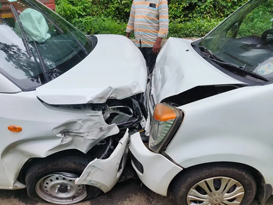 desiypaathayil kaarukal koottiyidichu