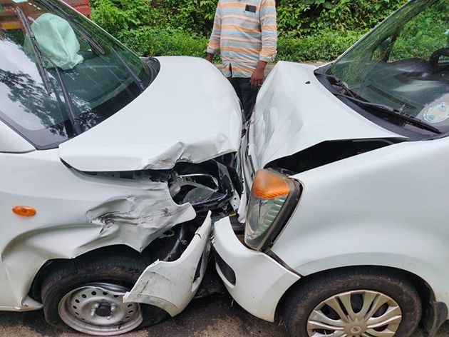 desiypaathayil kaarukal koottiyidichu