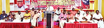 സിഐടിയു ജില്ലാ സമ്മേളന പൊതുസമ്മേളനം പൊളിറ്റ് ബ്യൂറോ അംഗം
എ വിജയരാഘവൻ ഉദ്ഘാടനംചെയ്യുന്നു