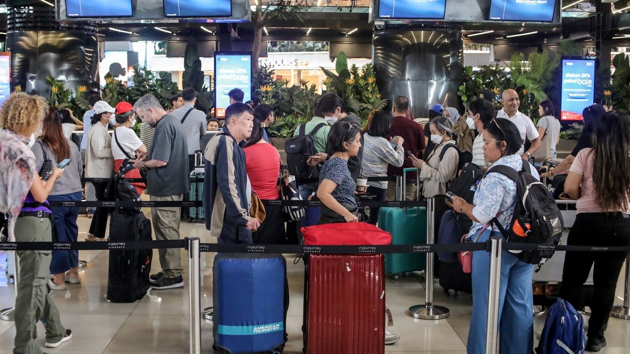 indonesia passanger stranded