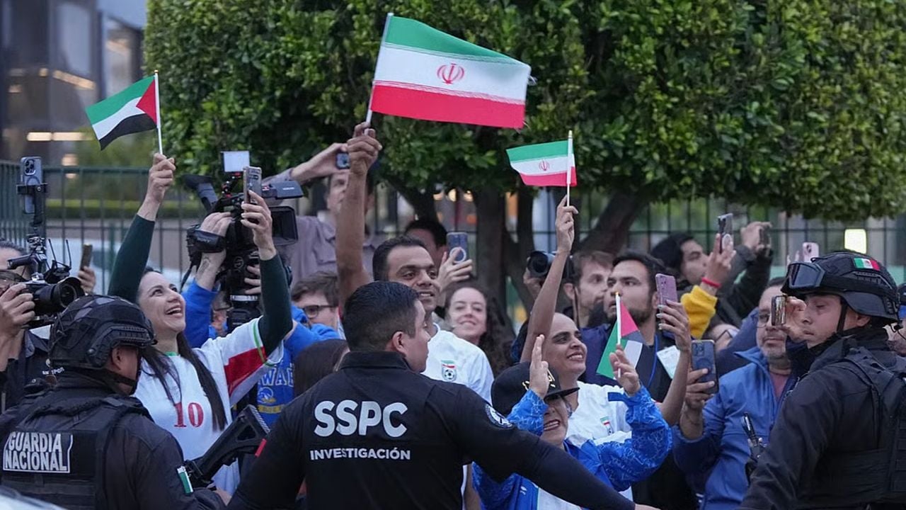 iran football fans