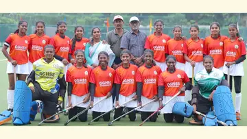 ജവാഹർലാൽ നെഹ്റു സംസ്ഥാന ഹോക്കി ചാമ്പ്യൻമാരായ പേരൂർക്കട ജിജിഎച്ച്എസ്എസ് ടീം
