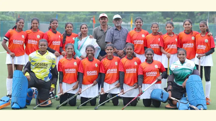 ജവാഹർലാൽ നെഹ്റു സംസ്ഥാന ഹോക്കി ചാമ്പ്യൻമാരായ പേരൂർക്കട ജിജിഎച്ച്എസ്എസ് ടീം