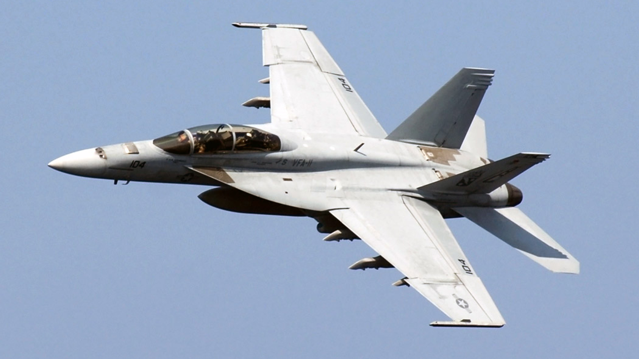 F 18 jet