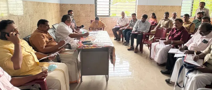ജില്ലാ ആശുപത്രിയുടെപുതിയ കെട്ടിടത്തിലേക്ക് പ്രവർത്തനങ്ങൾ മാറ്റി സ്ഥാപിക്കുന്നതിന് നടപടി വേഗത്തിലാക്കാൻ
ചേർന്ന യോഗത്തിൽ സജി ചെറിയാൻ എംഎൽഎ സംസാരിക്കുന്നു