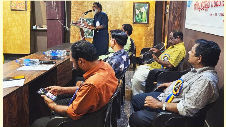 കേരള കൊമേഴ്സ്യല്‍ ആര്‍ട്ടിസ്റ്റ്സ് വെല്‍ഫെയര്‍ അസോസിയേഷൻ ജില്ലാ സമ്മേളനം നേമം പുഷ്‌പരാജ്‌ ഉദ്‌ഘാടനംചെയ്യുന്നു 