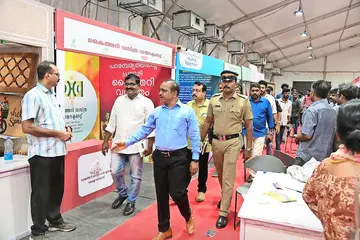 randam pinaraayi sarkkarinte naalaamvaarshikathinte bhagamaayi ‘ante keralam’ pradarshana- vipanamela