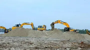 kadal manal khananam