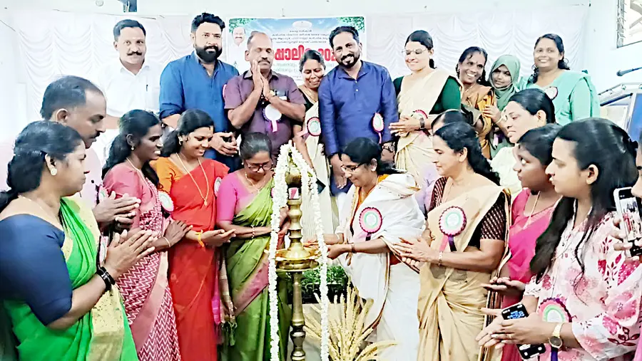 തൈക്കാട്ടുശേരി ബ്ലോക്ക് പഞ്ചായത്തിൽ കർഷകസംഗമം ‘നിറപ്പൊലിമ’ ഡെപ്യൂട്ടി സ്പീക്കർ ഷാനിമോൾ ഉസ്മാൻ ഉദ്ഘാടനംചെയ്യുന്നു