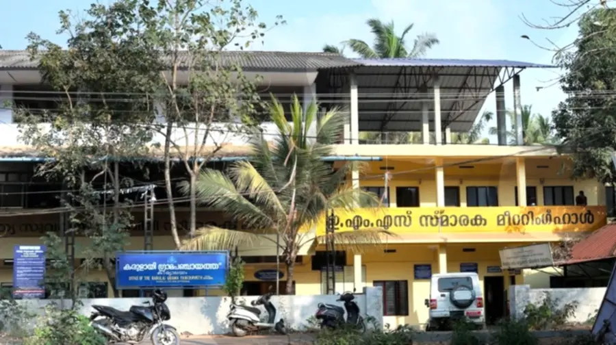 Mountain highway, concrete roads, high-tech school