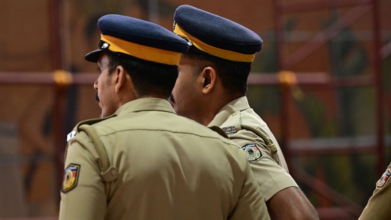 kerala police.jpg