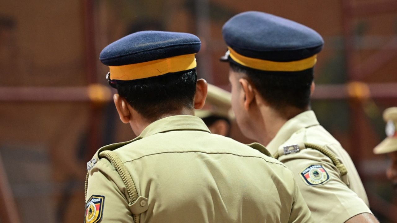 kerala police.jpg