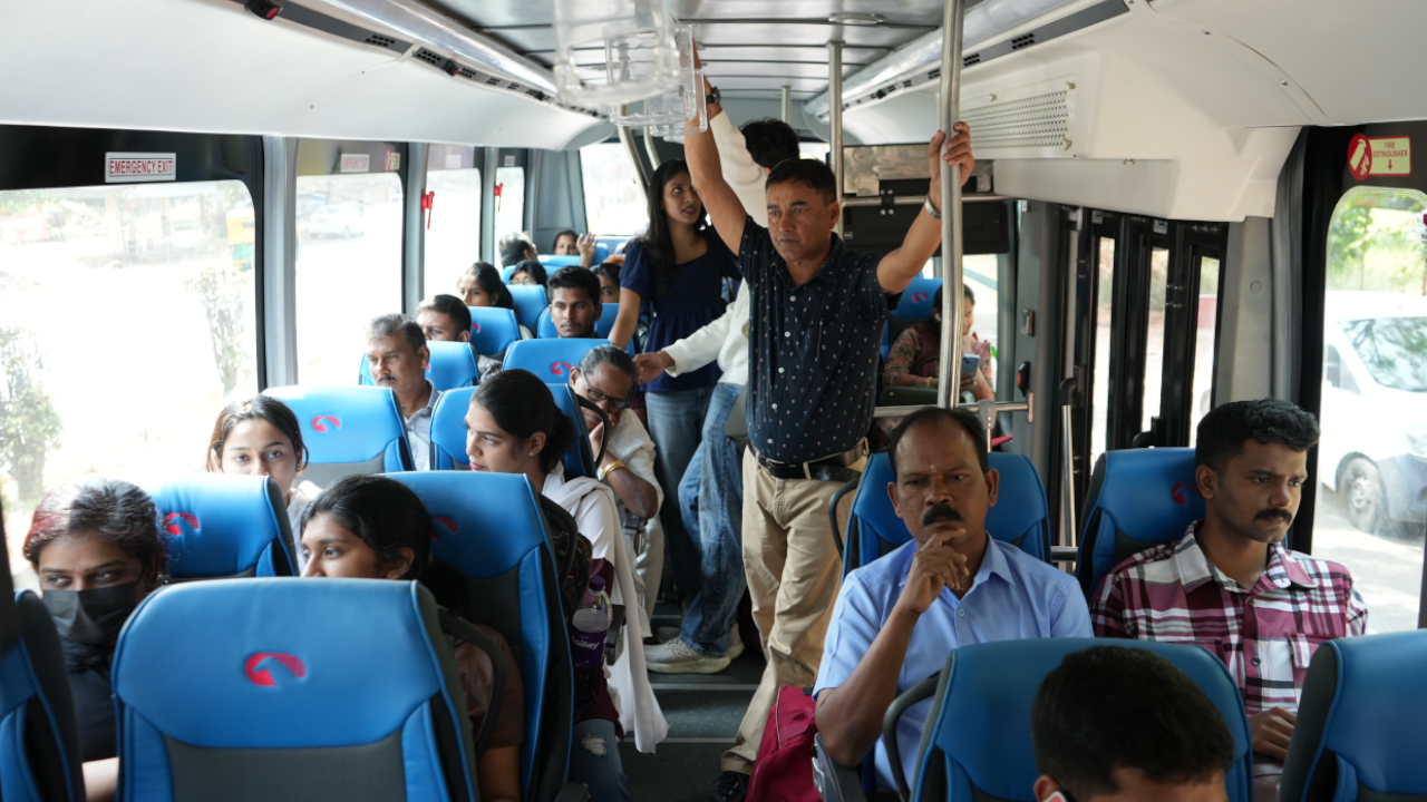 kochi metro feeder bus