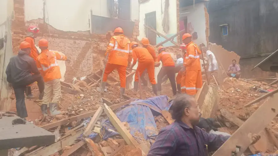 kodakara building collapse