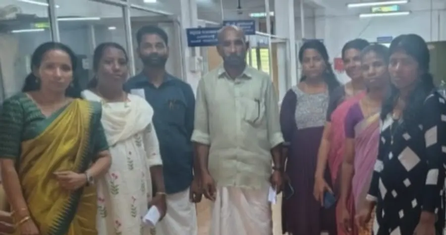 പഞ്ചായത്ത് ഓഫീസിന് മുന്നിൽ എൽഡിഎഫ് അംഗങ്ങൾ നടത്തിയ പ്രതിഷേധം