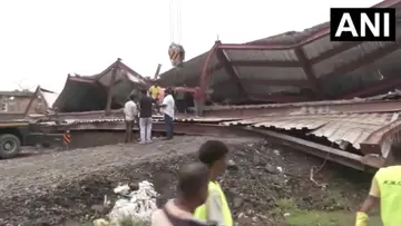 kolkata roof collapsed