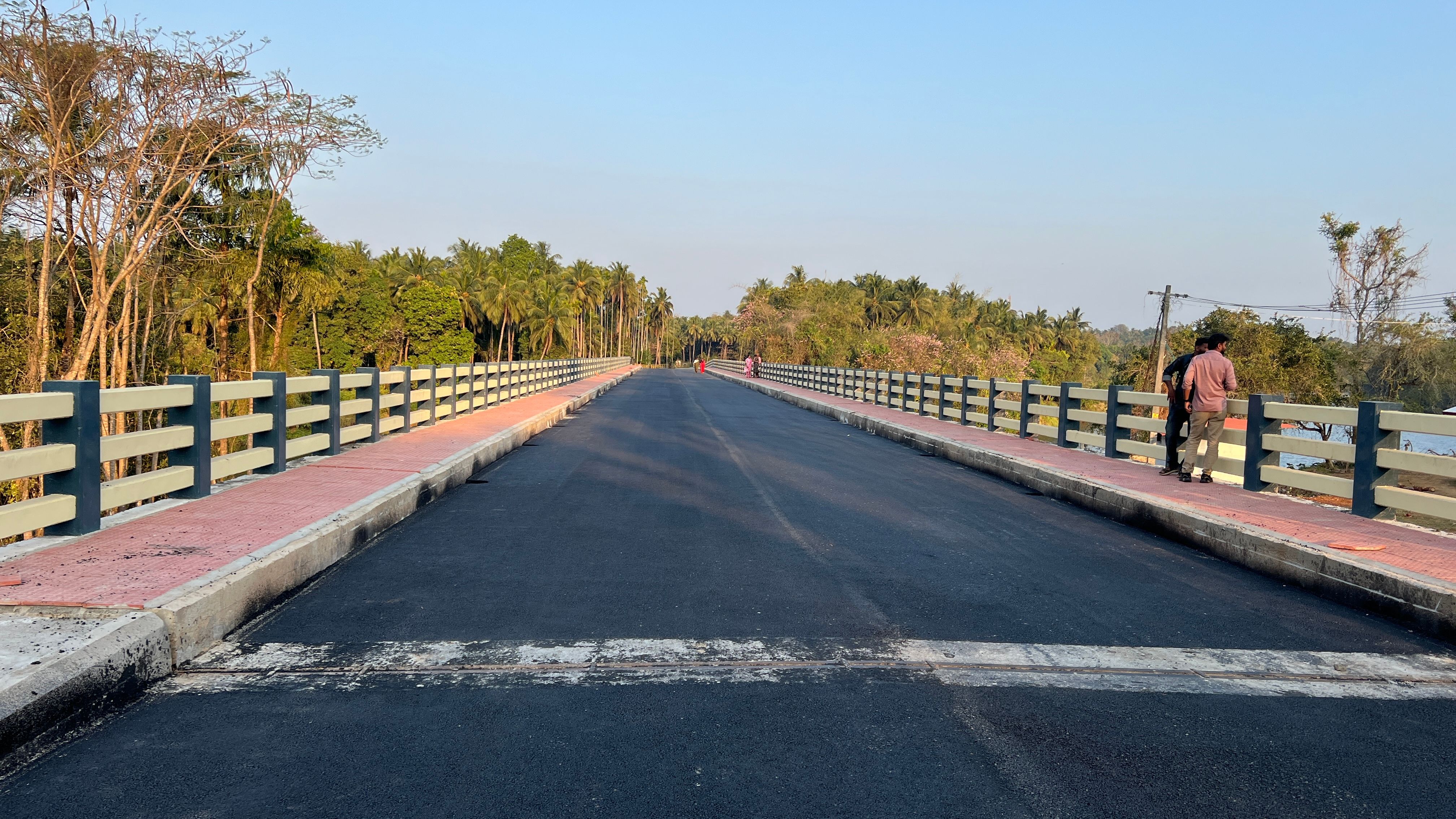 പണിപൂര്‍ത്തീകരിച്ച കൊണ്ടാഴി–കുത്താമ്പുള്ളി പാലം  
