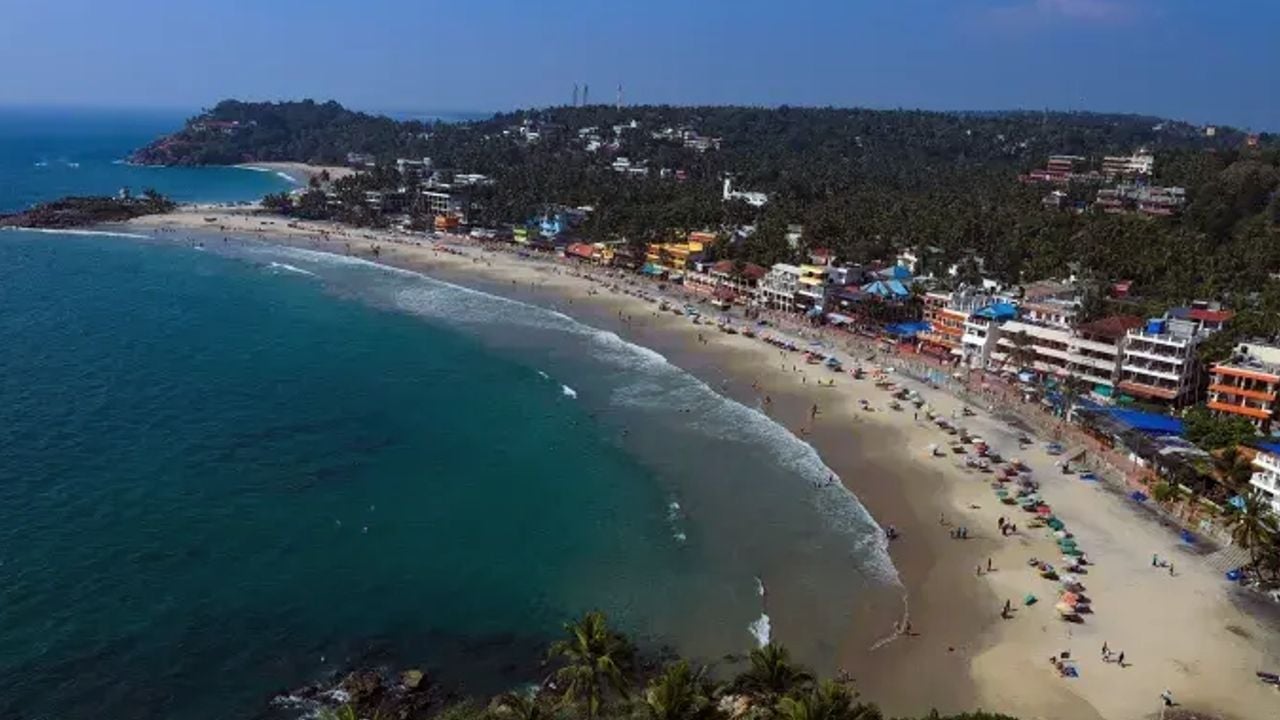 kovalam beach