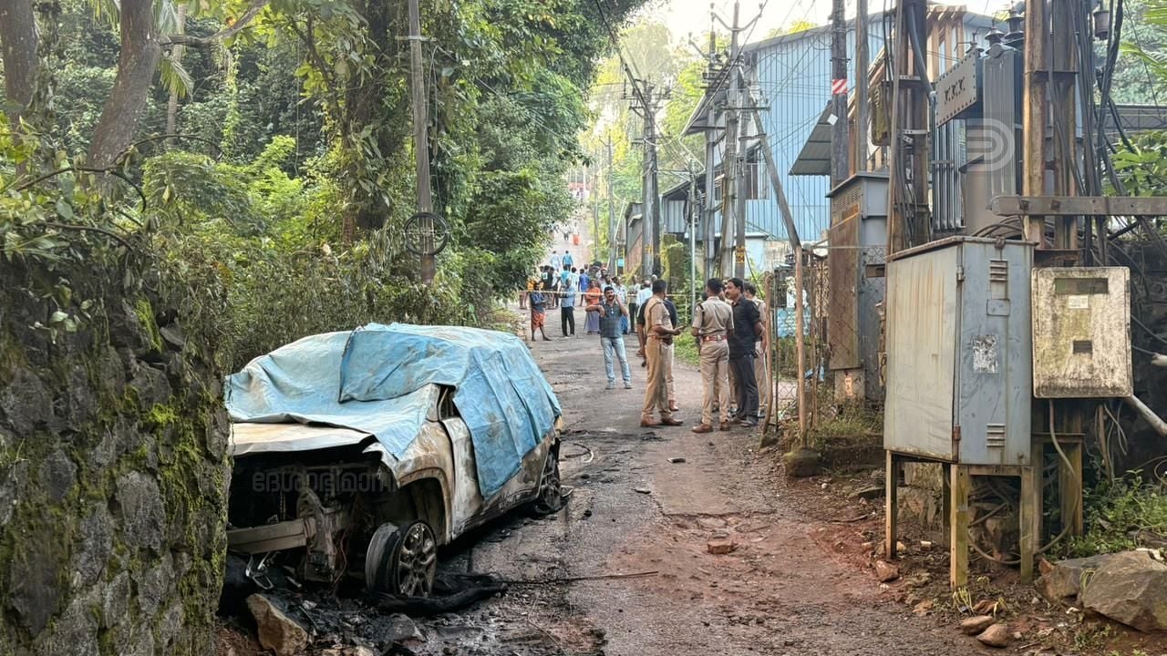 kozhikkode car fire accident
