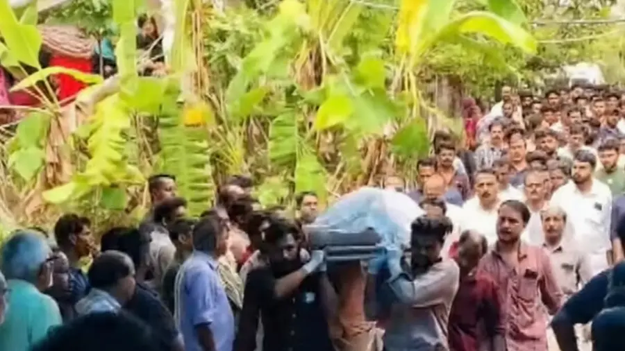 kozhikkode fire accident death rijin