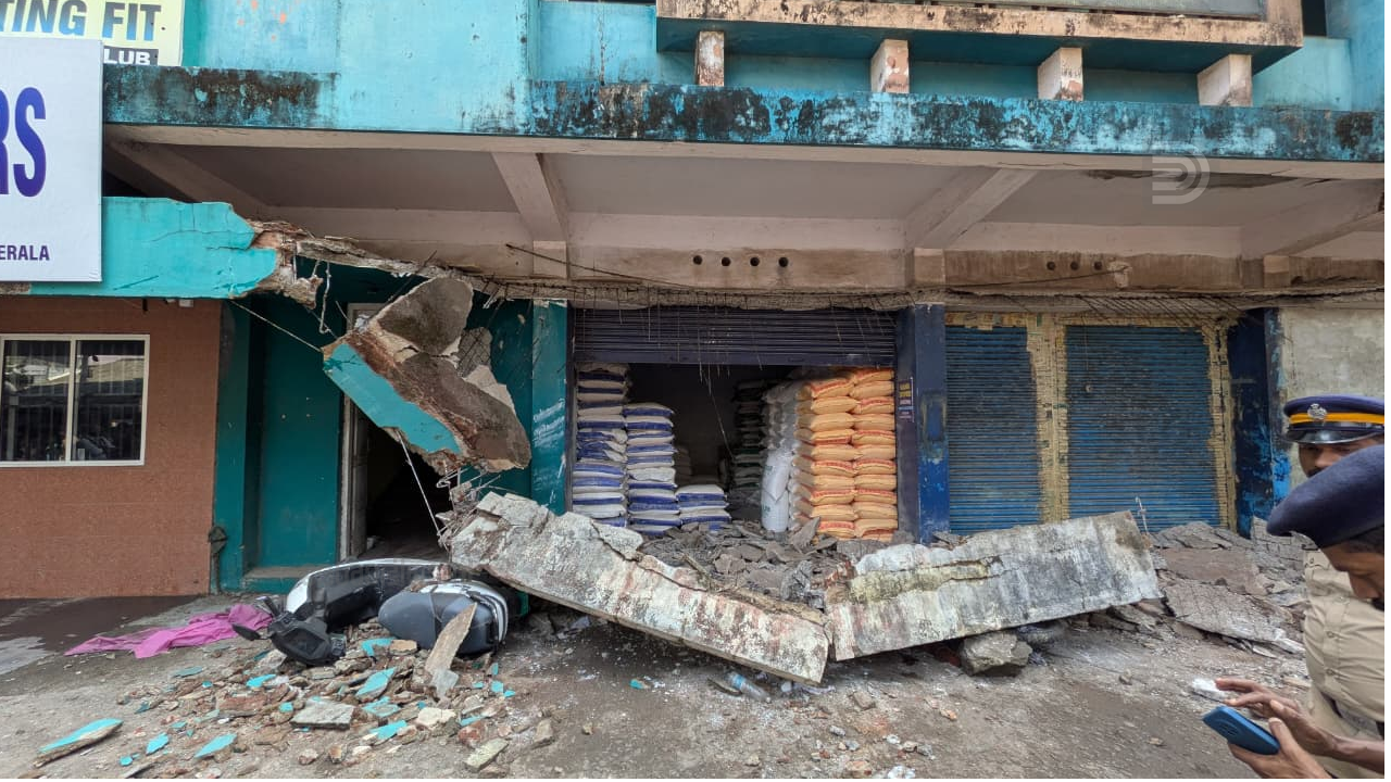 kozhikkode slab collapse.