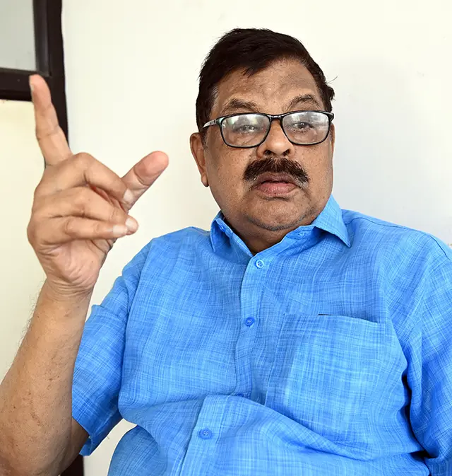 മാറ്റത്തിന്റെ മണിമുഴക്കം - Deshabhimani