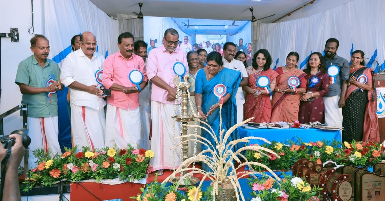 വയലാര്‍ കാവില്‍ സെന്റ്‌ മൈക്കിള്‍സ് പാരിഷ് ഹാളില്‍ മൂന്നുനാൾനീണ്ട ജില്ലാ ക്ഷീരസംഗമം സമാപിച്ചു. 