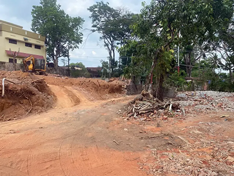 കൊട്ടാരക്കര മുനിസിപ്പാലിറ്റിക്ക് പുതിയ ആസ്ഥാന മന്ദിരം നിർമിക്കാനായി കെഐപി വളപ്പിൽ പഴയ കെട്ടിടങ്ങൾ പൊളിച്ചുനീക്കിയപ്പോൾ 