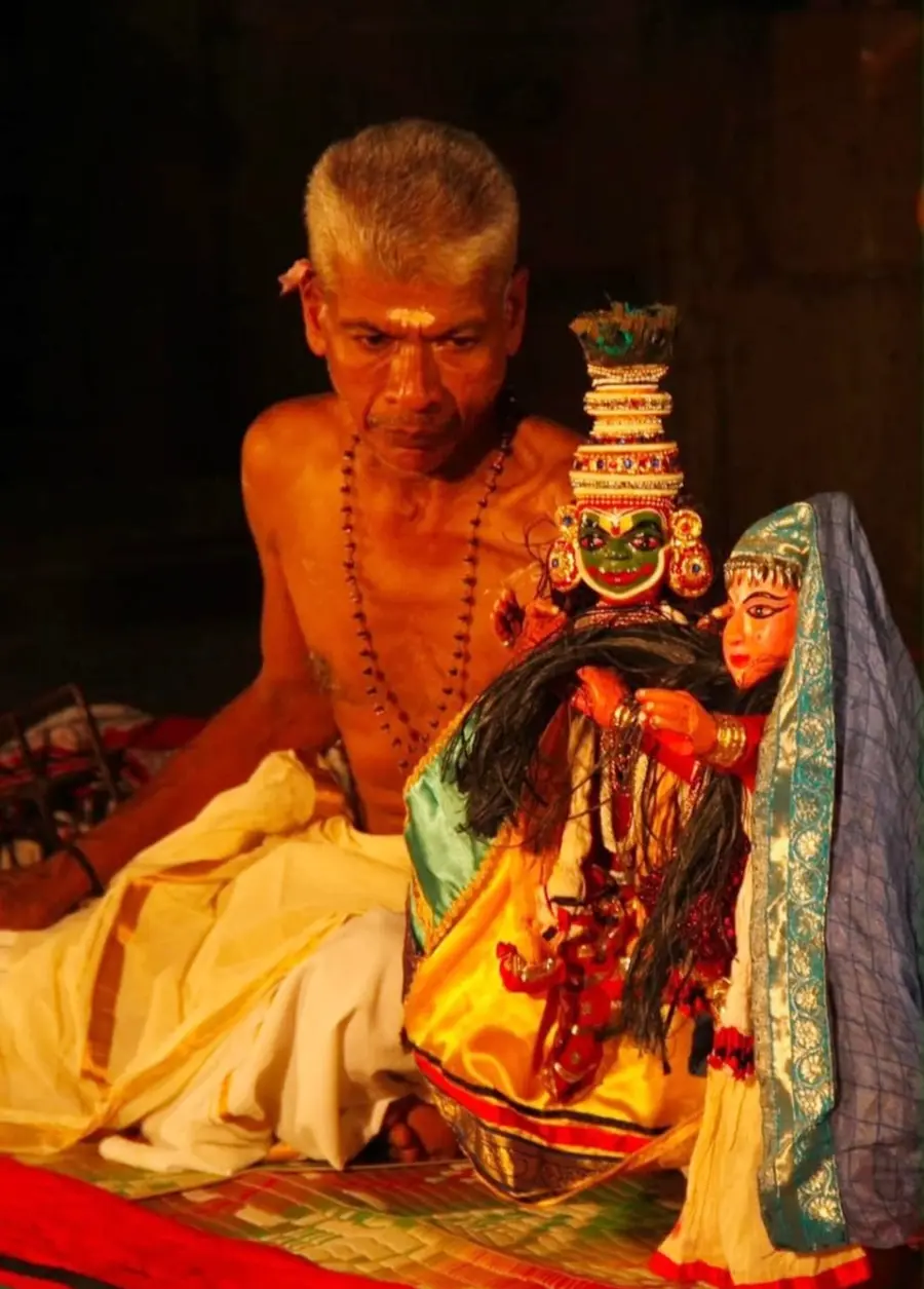 കെ വി രാമകൃഷ്ണൻ പാവകഥകളി അവതരിപ്പിക്കുന്നു