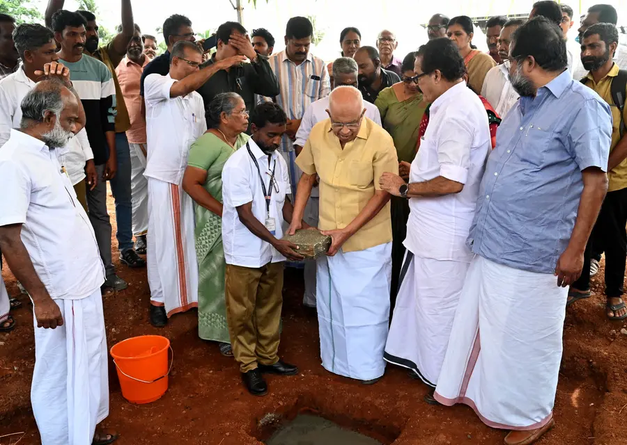 തൃശൂർകോർപറേഷൻ വൈദ്യുതി വിഭാഗം ലാലൂർ 110 കെ വി സബ്സ്റ്റേഷന്റെയും 110 കെ വി പ്രസരണ ശൃംഖലയുടെയും നിർമാണോദ്ഘാടനം മന്ത്രി കെ കൃഷ്ണൻകുട്ടി നിർവഹിക്കുന്നു