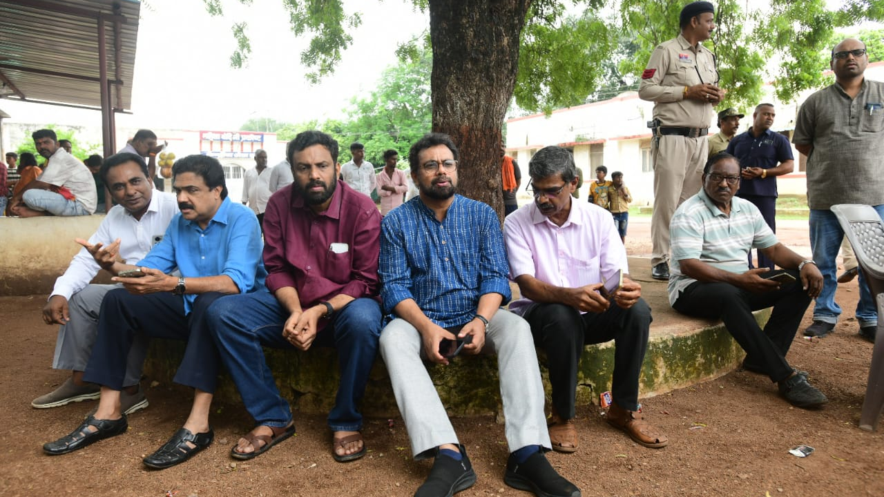left mps in durg jail