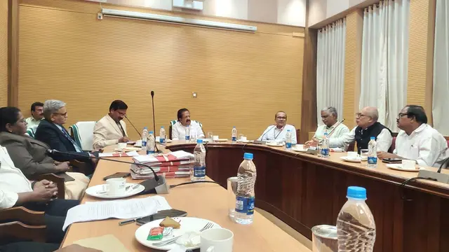 ആഭ്യന്തര മന്ത്രി ലോകായുക്ത യോഗം വിളിച്ചത് വിവാദത്തിൽ