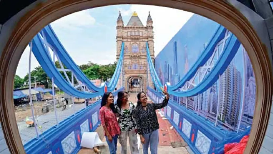LONDON BRIDGE EXCIBITION