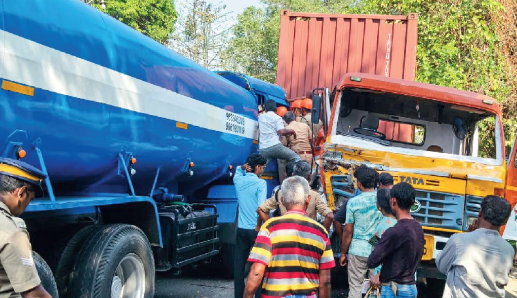 lorry accident eloor
