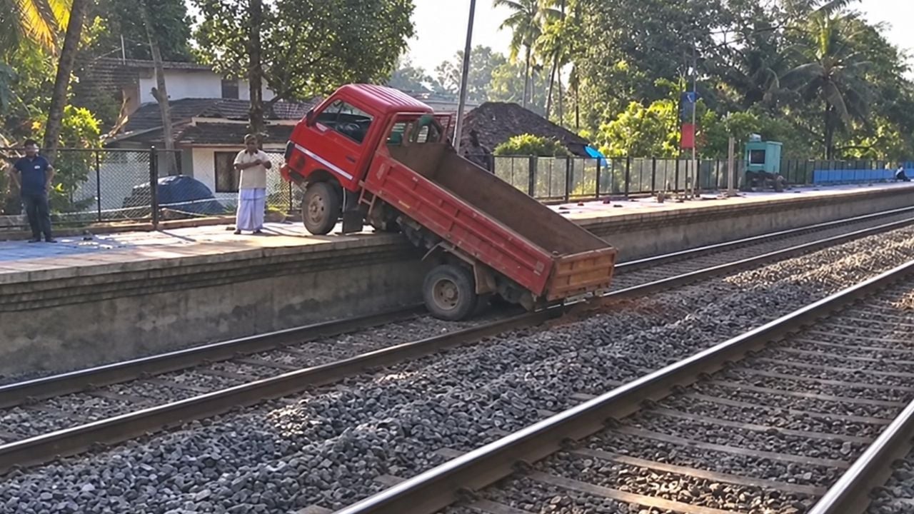 lorry accident kozhikode